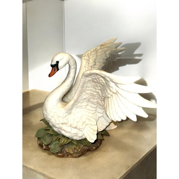 Homco White Swan Porcelain Figurine - Picture 5 of 12